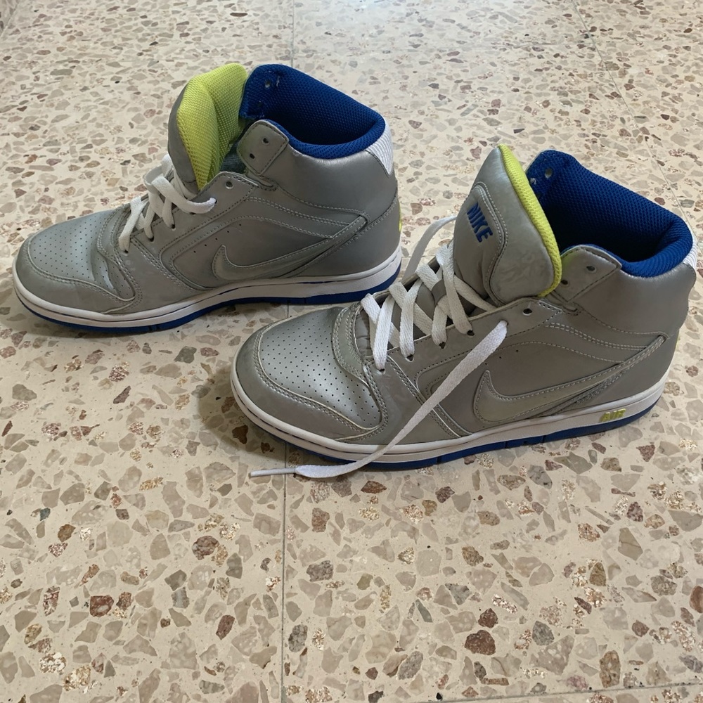 Woman Nike air sneakers